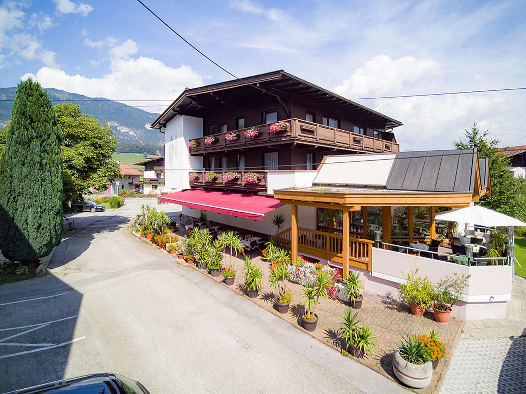 Gasthof Pension Alpenblick Radfeld المظهر الخارجي الصورة