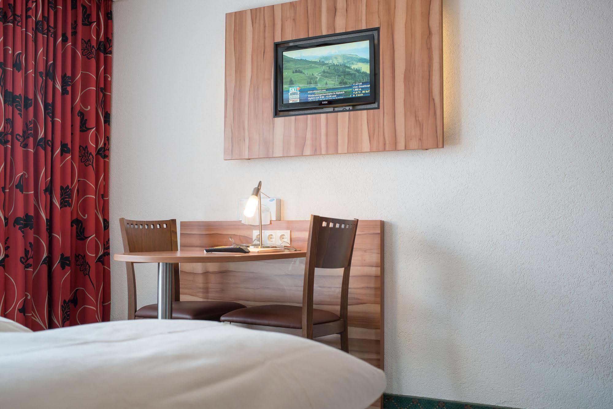 Gasthof Pension Alpenblick Radfeld المظهر الخارجي الصورة